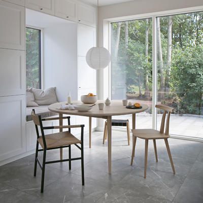 HOLMEN - Rundt spisebord, Egetræ