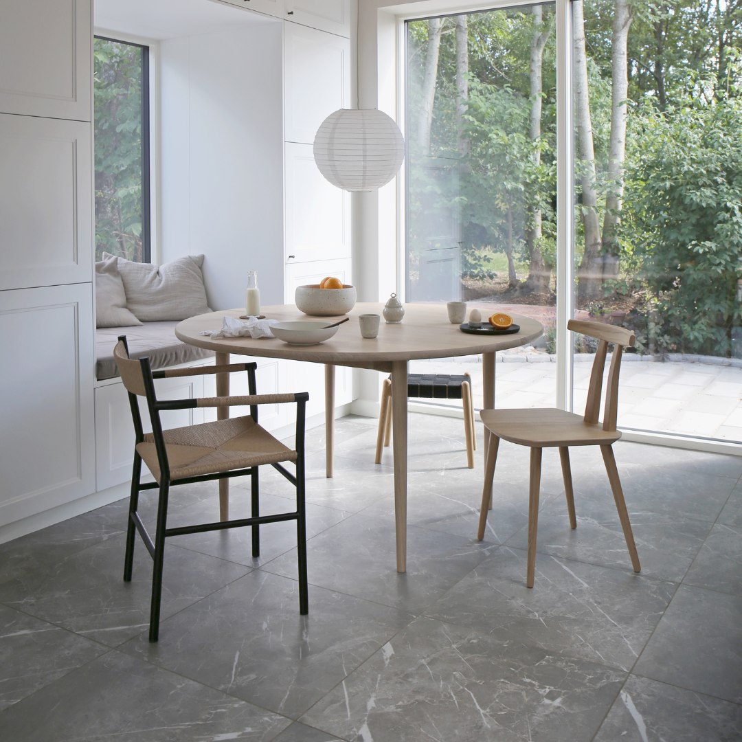 CORD - Spisebordsstol med armlæn