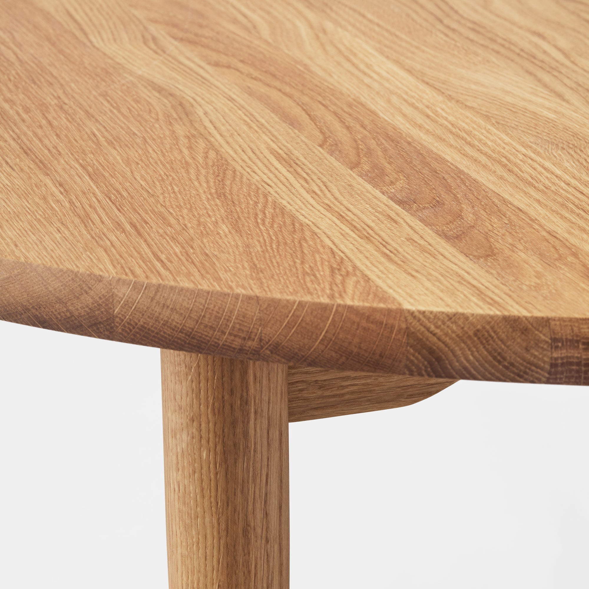 round dining table, oak natural oil