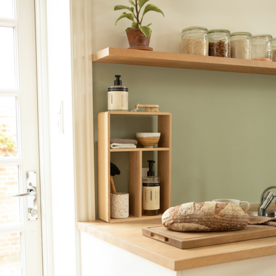 CUPMUG - Egetræshylde, h45 x b30 cm